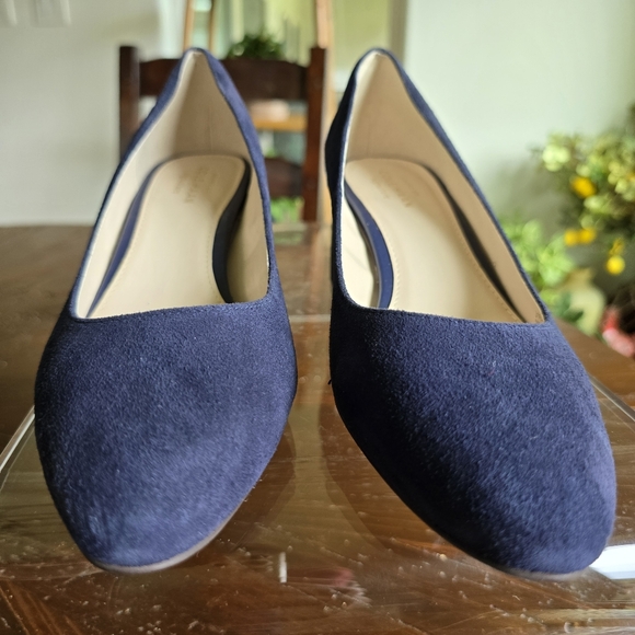 EUC Cole Haan Navy Suede Heels 6.5 - Picture 9 of 12